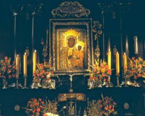 המדונה השחורה מצ'נסטוחובה (Black Madonna of Częstochowa) credit to tiqets.com