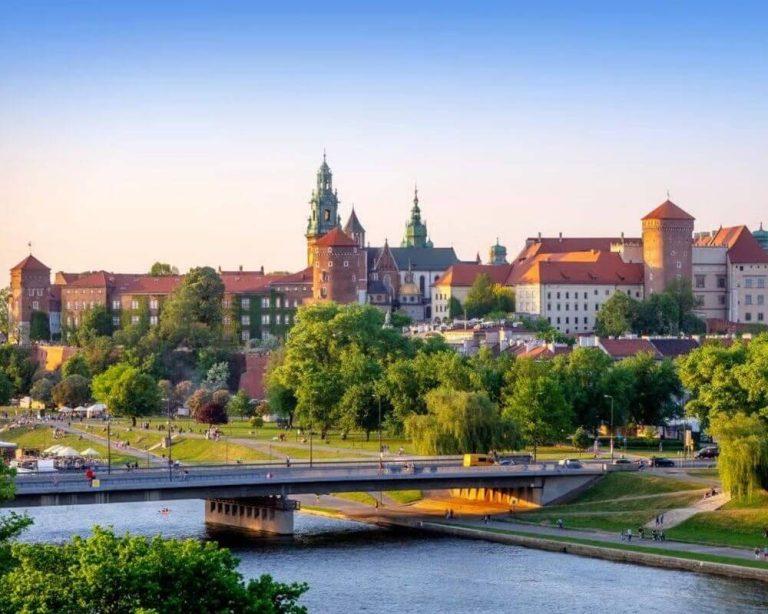 סיור בטירת ואוול בקרקוב (Wawel Castle) כולל בקתדרלה credit to getyourguide.com