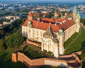 סיור בטירת ואוול בקרקוב (Wawel Castle) כולל בקתדרלה credit to getyourguide.com