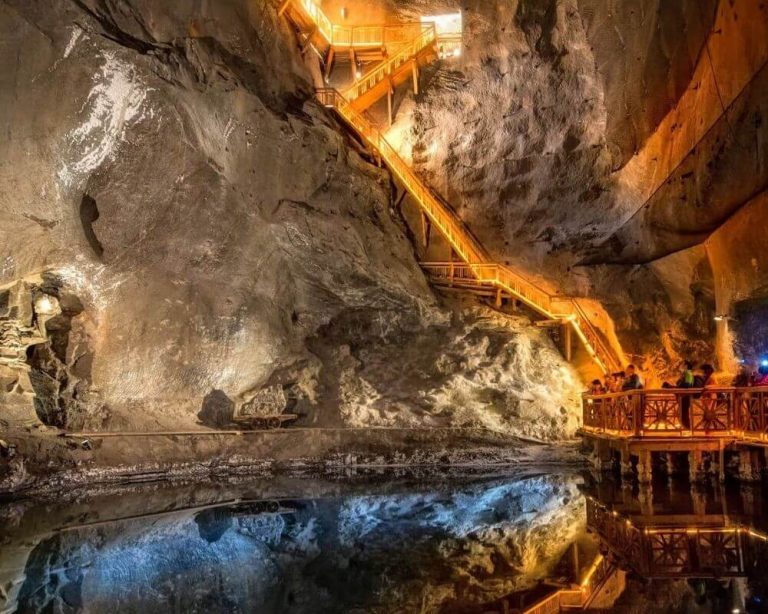 סיור מקרקוב למכרות המלח בווייליצ'קה (Wieliczka Salt Mine) credit to getyourguide.com
